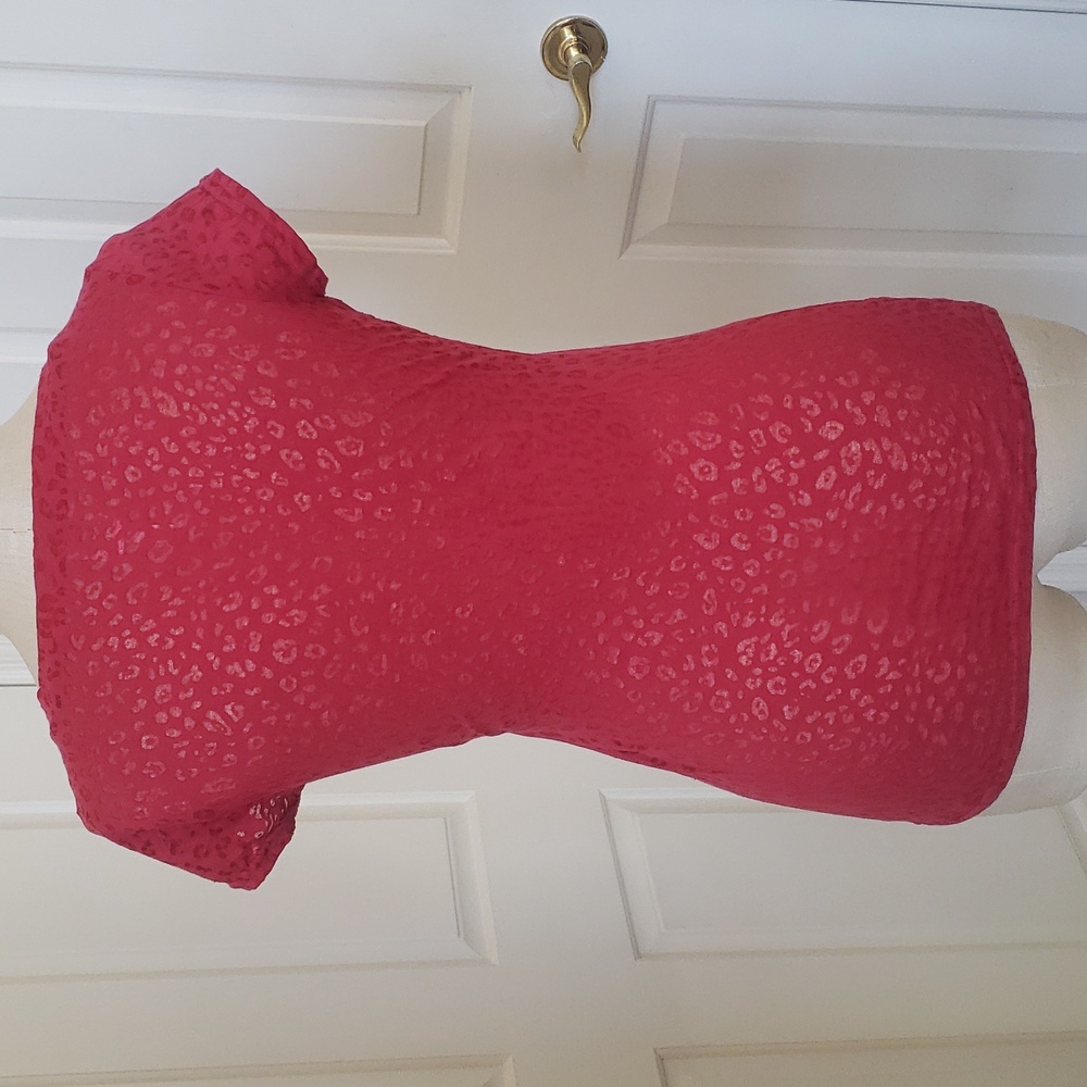 Vintage 90s RUE21 Red Animal Print Burnout Tee | Y2K Grunge Cap Sleeve V-Neck - Picture 4 of 13